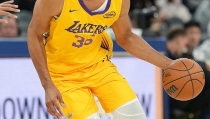 百家乐平台官网-美记：贝兹利的伤势看起来不妙 他的亮眼表现配得上重返NBA