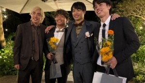 百家乐平台app-F4伊东纯也更新社媒，晒与田中碧、旗手怜央参加三笘薰婚宴照