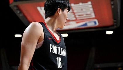 杨瀚森夏联首秀观察｜万万没有想到 老外吹得比我们更狠